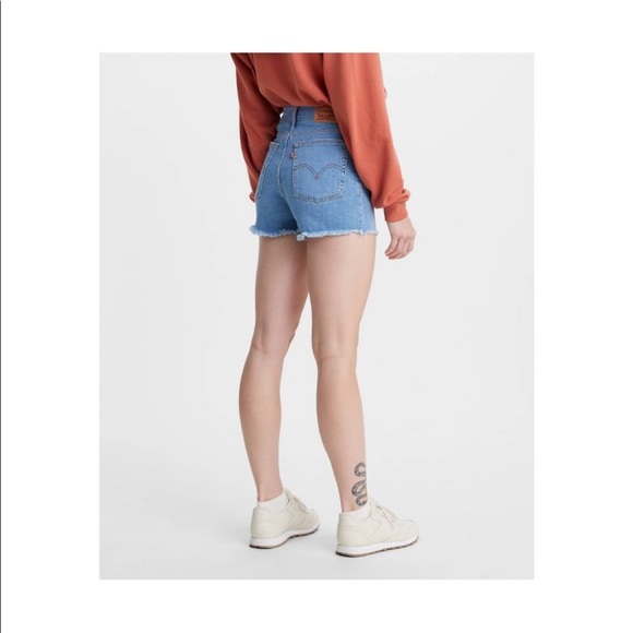 Levis high rise denim shorts - Picture 3 of 8